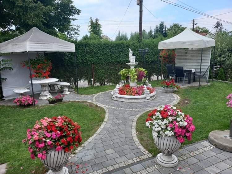 Appartement Bialy Dom à Sulejów Extérieur photo